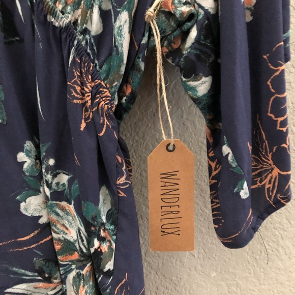 Wanderlux Tie Front top - Picture 2 of 5